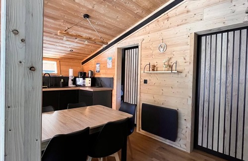 Pyrenees 2000 Ski Chalet | Chalet L'épicéa sous les pins 4 to 6 Pers.-5min walk to slopes & shops