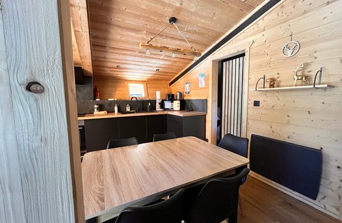 Pyrenees 2000 Ski Chalet | Chalet L'épicéa sous les pins 4 to 6 Pers.-5min walk to slopes & shops
