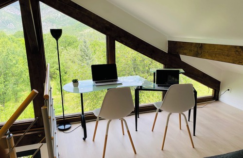 Chateauneuf-Miravail Ski Chalet | Chalet L'alpaga