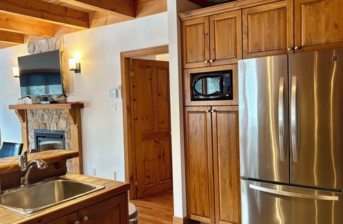 Saint-Faustin-Lac-Carre Ski Chalet | Chalet L'Agréable, lakeside, air, spa and golf. Families welcome.