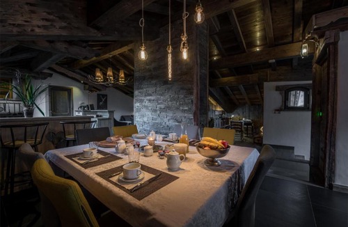 Le Praz Bed & Breakfast | CHALET L'ETAGNE