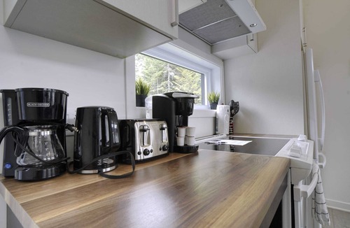 Chertsey Ski Chalet | Chalet L'Hérisson (Lakefront, Spa, BBQ, forest)