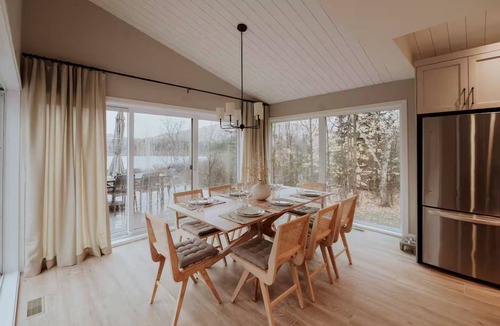 Mandeville House | Chalet l'Organik - Spa/Lakefront/Dock/Billiards