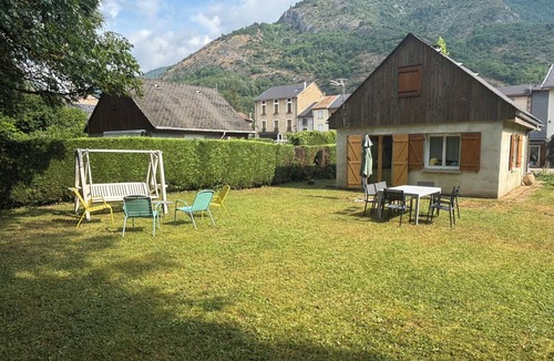 Vicdessos Ski Chalet | Chalet L'Orry Riverfront & Mountain View