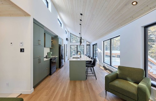 Shannon Ski Chalet | Chalet La Blanche Private Spa & EV Charger