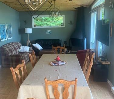 Notre-Dame-de-Montauban Ski Chalet | Chalet Lac Georges
