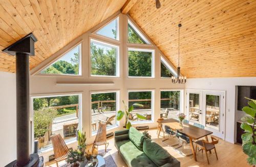 Saint-Armand Ski Chalet | Chalet La Dinette