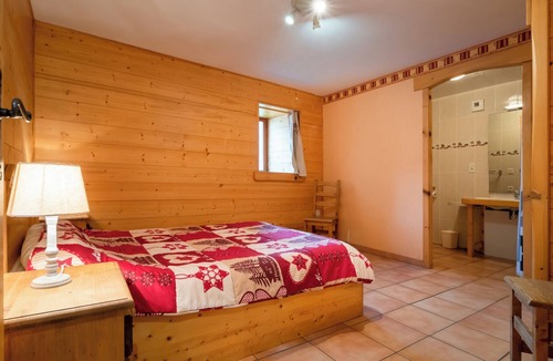 Cauterets Ski Chalet | Chalet la grange des Pyrénées * 1 to 6 pers, private parking