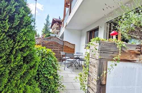 Grindelwald Apartment | Chalet La Muntaniala by Interhome