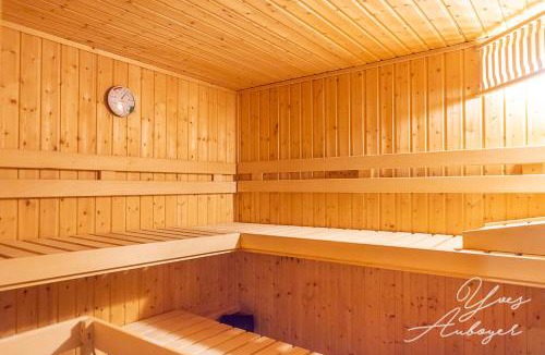Le Menil Ski Chalet | Chalet La Revoyotte