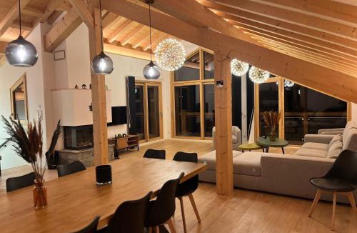 Great Alpine Road Ski Chalet | Chalet La Tarine