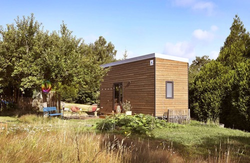 Vertou Ski Chalet | Chalet 'La Tiny House De La Blandinière' with Private Terrace, Shared Garden and Wi-Fi