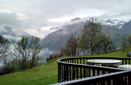 Garin Ski Chalet | Chalet 'La Vingt' with Mountain View, Shared Terrace and Private Garden
