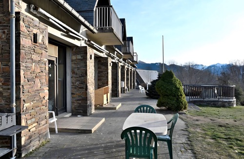 Garin Ski Chalet | Chalet 'La Vingt' with Mountain View, Shared Terrace and Private Garden