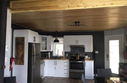 Rimouski-Neigette Cabin | Chalet Lac Chaud - Private Dock, Pet-Friendly, Near Rimouski