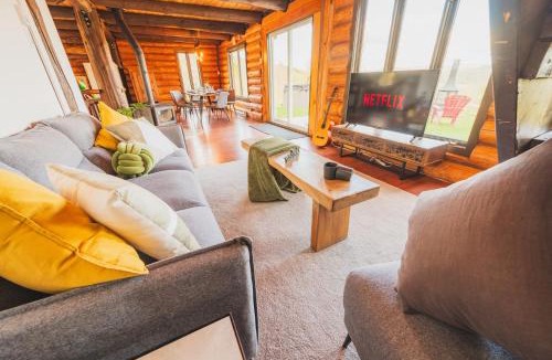 Mandeville Ski Chalet | Chalet Lagunak