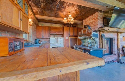 Sainte-Marguerite Ski Chalet | Chalet L’Ancestral | Old-World Charm by Lake