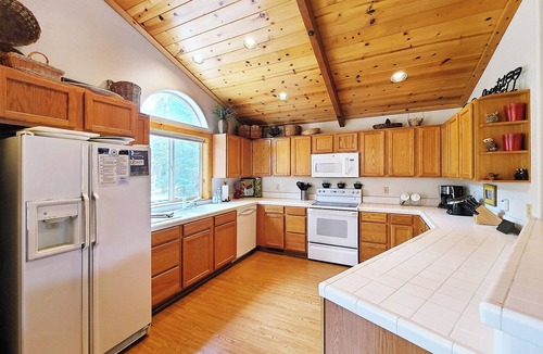 McKinney Estates House | Chalet Lani - HOT TUB - 3 bedroom, 2 bath - Quiet Location!