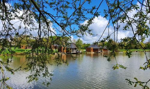 Villiers-Charlemagne House | Chalet le Bass