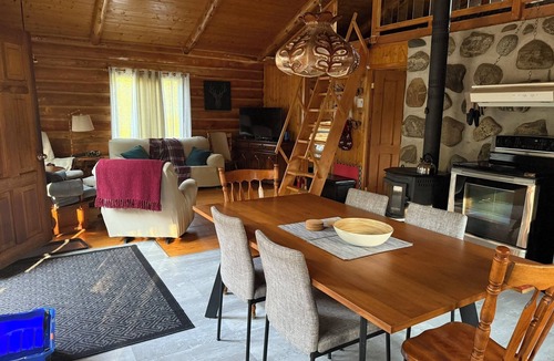 Baie-St-Paul Cabin | Chalet Le Billot (Bois Rond) rustic riverfront in Charlevoix