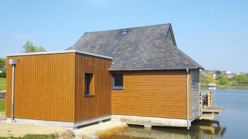 Villiers-Charlemagne House | Chalet Le Brochet