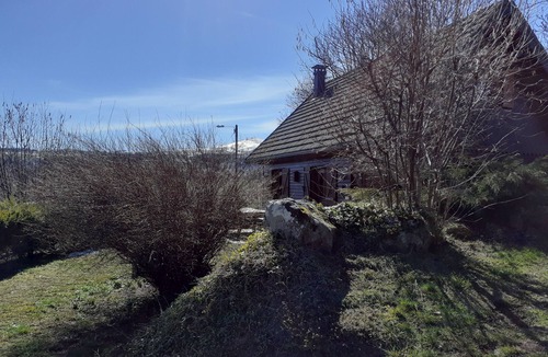 Chambon-sur-Lac Ski Chalet | Chalet Le Cantou in the heart of the Sancy massif