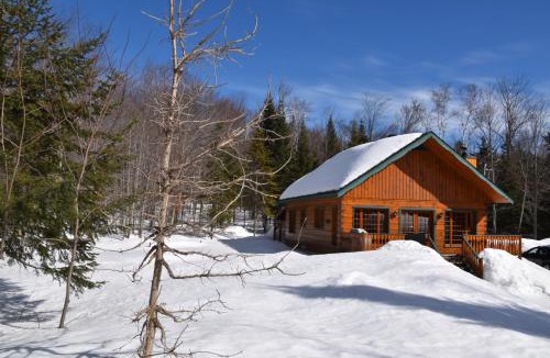 Chertsey Ski Chalet | Chalet Le Crépuscule SPA, BILLARD, FOYER, SENTIERS PRIVES