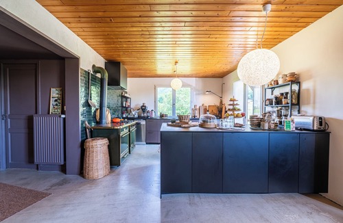 Les Deserts Ski Chalet | Chalet 'Le De Plainpalais' with Mountain View, Private Terrace and Wi-Fi