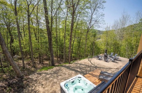 Saint-Faustin-Lac-Carre Ski Chalet | Chalet Le Greenwood - Mountain View & Private Spa