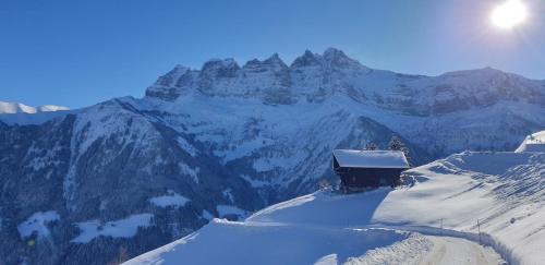 Val d'Illiez Ski Chalet | Chalet le Grenier des Crosets, Vue exceptionnelle sur les Dents du Midi