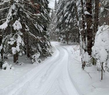 Saint Zenon Ski Chalet | Chalet le Huard directement au bord du lac