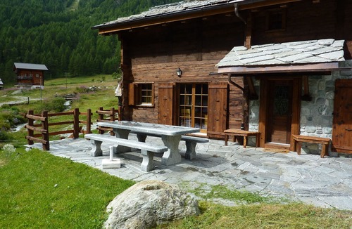 Evolene Ski Chalet | Chalet Le Murmure du Torrent, 40 minutes from the iconic Lac Bleu