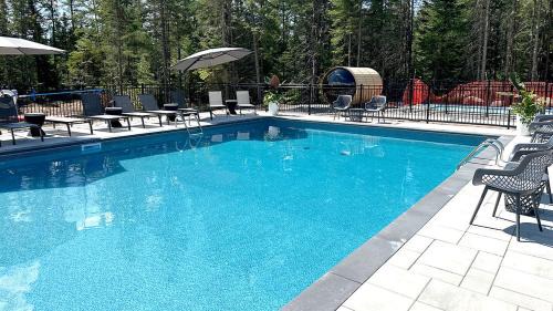 Shannon Ski Chalet | Chalet Le Mysa Spa & Great Comfort