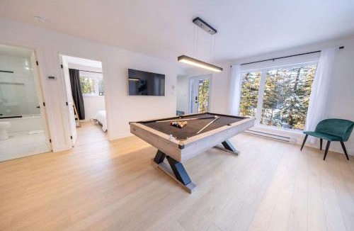 Shannon Ski Chalet | Chalet Le Mysa Spa & Great Comfort