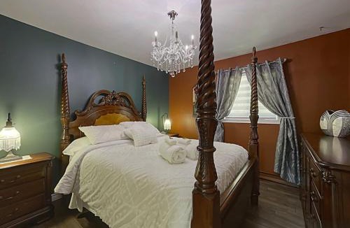 Eastern Townships Ski Chalet | Chalet le palais royal arcade games billiard spa