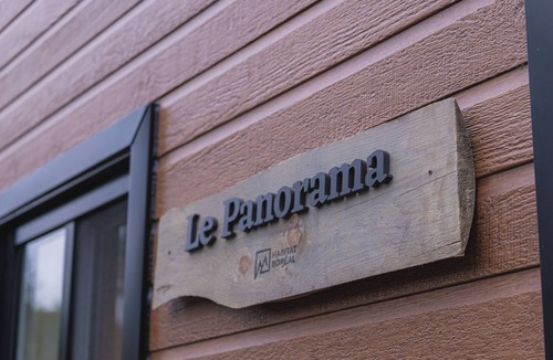 La Tuque Ski Chalet | Chalet le panorama - Waterfront!