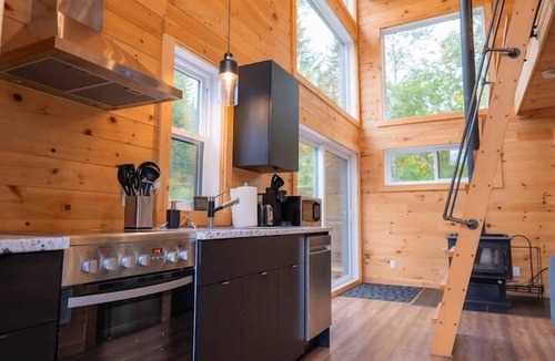 La Tuque Ski Chalet | Chalet Le Panorama - Waterfront!