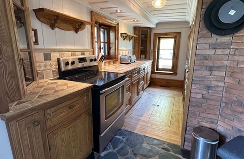 Cacouna Ski Chalet | Chalet Le Patrimoine | Peaceful Riverfront Stay