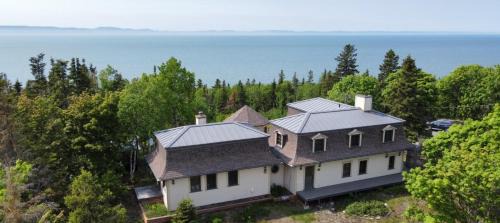 Cacouna Ski Chalet | Chalet Le Patrimoine - Peaceful Riverfront Stay