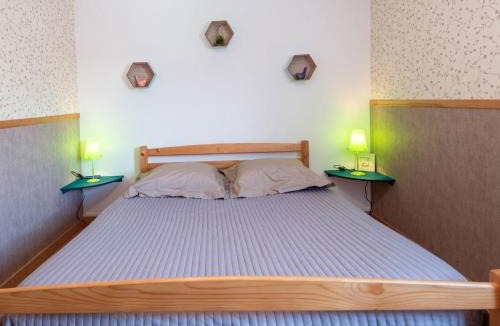 La Haye-d'Ectot Ski Chalet | Chalet Le Petit Chalet by Interhome