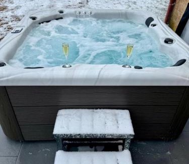 Champdray Ski Chalet | Chalet Le Repère des Générations-15 pers-Sauna-Piscine-Spa- Terrain boulles