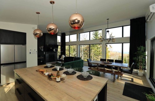 Saint-Joseph-de-la-Rive Ski Chalet | Chalet Le Select | Private Spa with River View