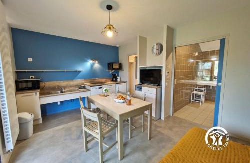 Villiers-Charlemagne House | Chalet le Vairon (PMR)