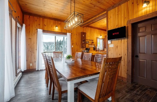 Saint-Faustin-Lac-Carre Ski Chalet | Chalet Le Vert | Spa & BBQ | AC | Fireplace & Fire pit | Royal Laurentien Golf