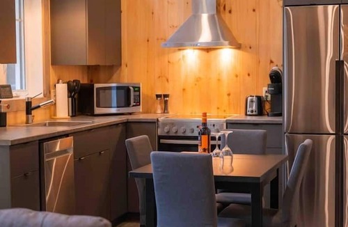 La Tuque Ski Chalet | Chalet Le Western - Waterfront!