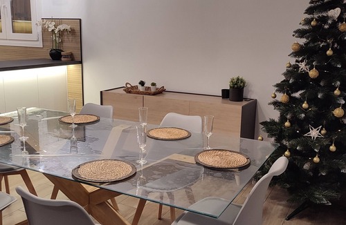Castellnou de Bages Ski Chalet | Chalet 'Les Roques' with Mountain Views, Wi-Fi, and Air Conditioning