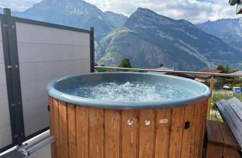 Saxon Bed & Breakfast | Chalet Les Louettes à Sapinhaut Canton du Valais