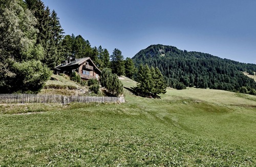 Feldis/Veulden Apartment | Chalet Lieuretta da Tscharfs, (Feldis). by Interhome