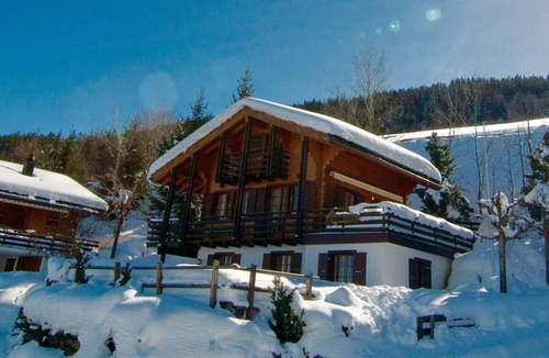 Nendaz Ski Chalet | Chalet Lisa, ski-in/out, accessible by car