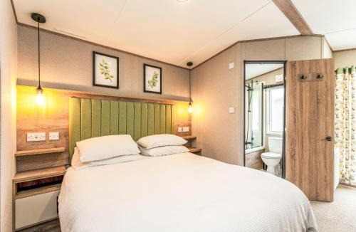 Boat of Garten Resort | Chalet Lodge 15 by Interhome